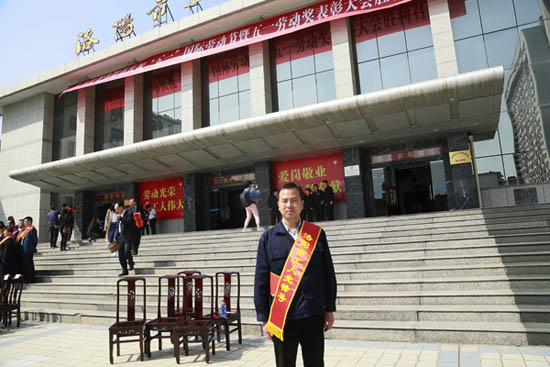 創(chuàng)新實干鑄新顏 裝備公司總裝調(diào)試車間獲“工人先鋒號”榮譽(yù)稱號