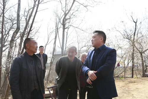 隆華黨委書記李占明深入貧困戶調(diào)研，助力精準(zhǔn)扶貧